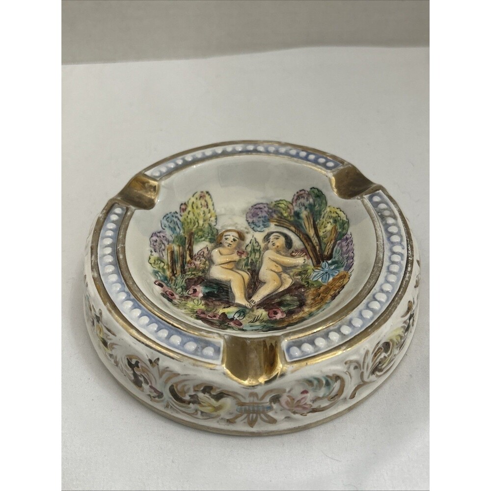 Vintage R Capodimonte ITALY 1535/352 Ashtray Cherubs Serene Relief Ashtray